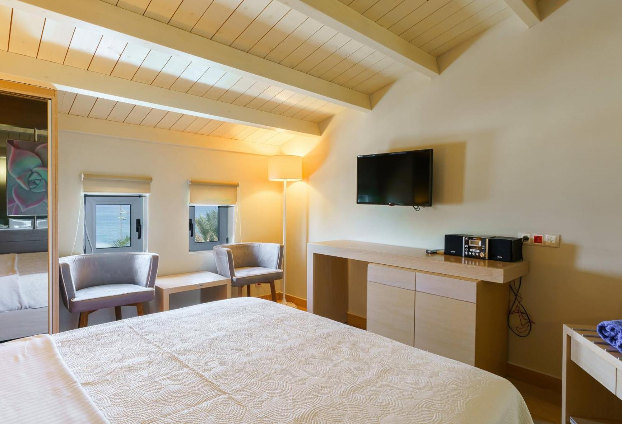 Aegean Pearl Complex 5*